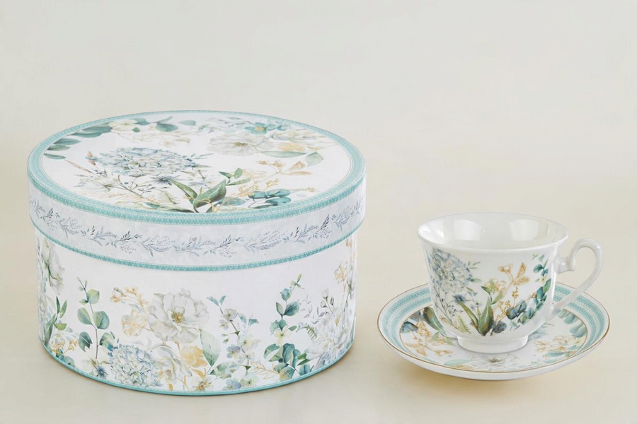 Tazza da tè in porcellana La Festa Perfetta con piattino e scatola regalo decorata con motivi floreali sui toni del blu