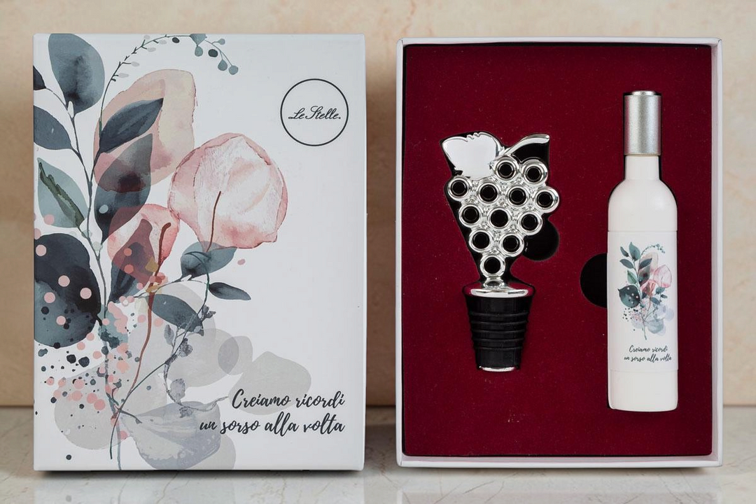 Set regalo La Festa Perfetta con tappo per vino a forma di uva e cavatappi in astuccio decorato con fiori