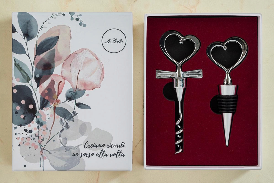Set di 2 accessori vino La Festa Perfetta con cavatappi e tappo a forma di cuore in confezione regalo floreale