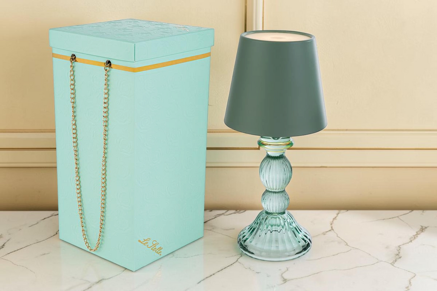 Lampada da tavolo La Festa Perfetta in vetro color menta con paralume coordinato e scatola regalo decorata