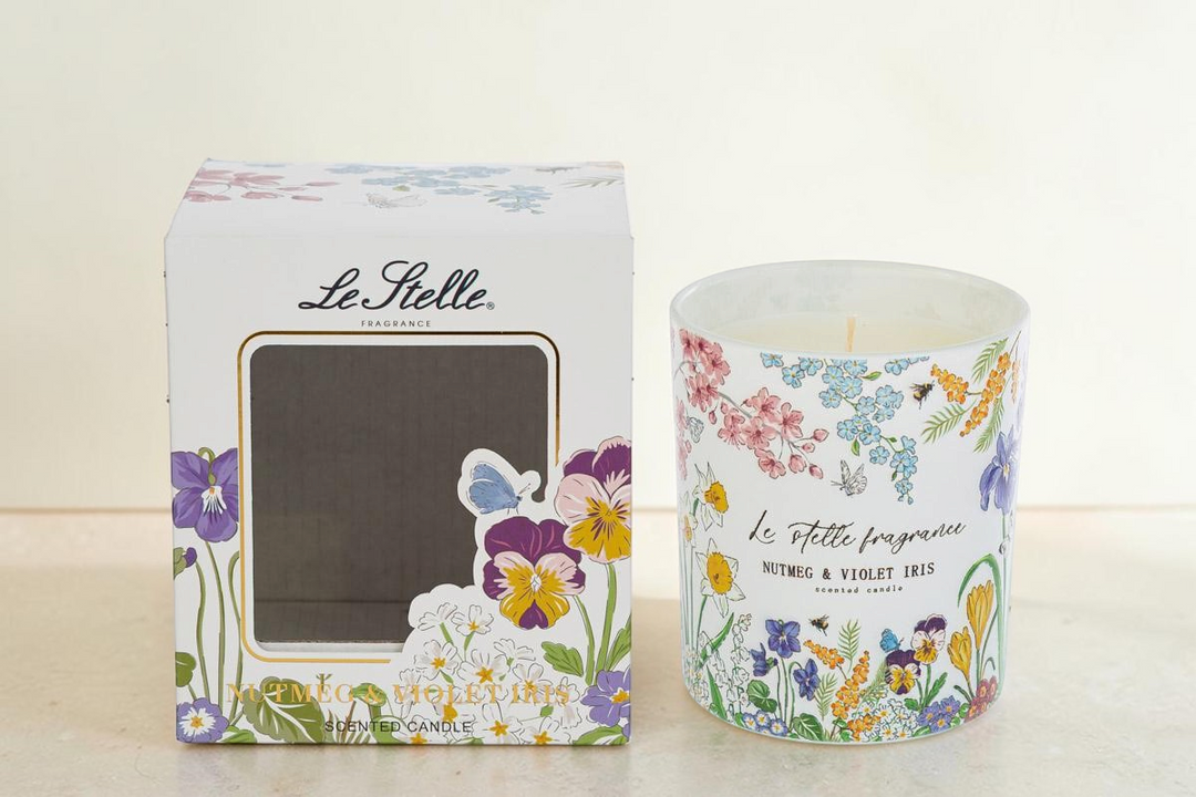 Candela profumata La Festa Perfetta 130g con decoro floreale colorato e astuccio coordinato