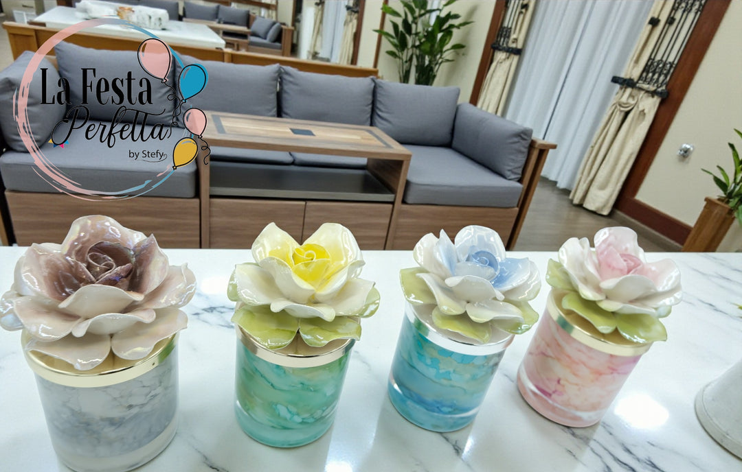 Bomboniera Candela Con Rosa Ceramica Capodimonte