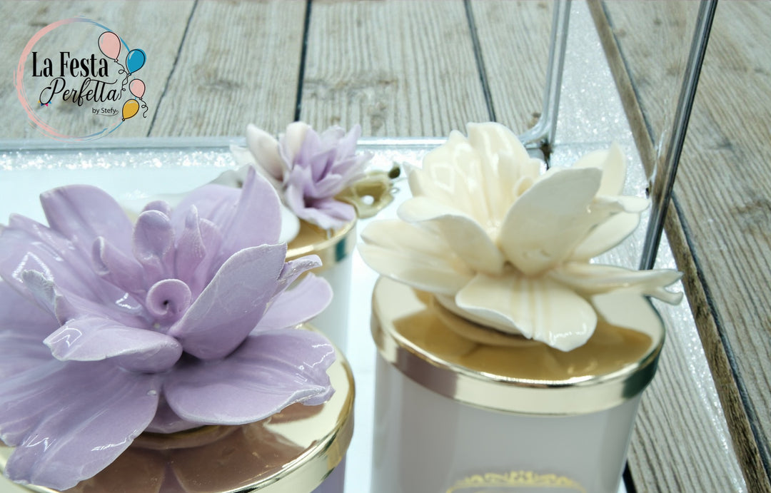 Bomboniera candela con fiore in ceramica Capodimonte Firmata Poemia