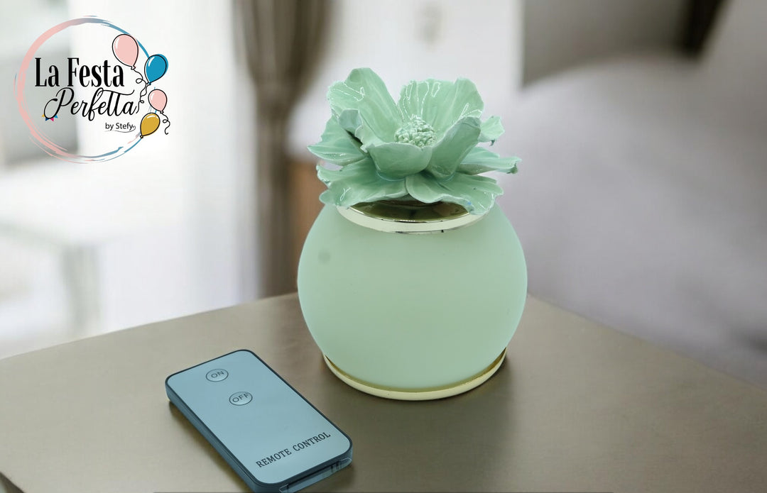 Bomboniera lampada LED con fiore in ceramica Capodimonte Firmata Poemia