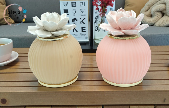 Bomboniera lampada LED con fiore in ceramica Capodimonte Firmata Poemia 17 cm H