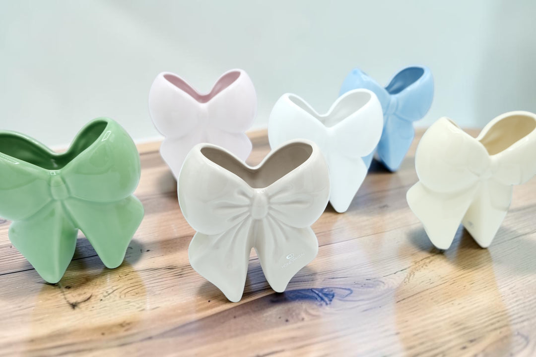 Bomboniera vaso a forma di fiocco in ceramica