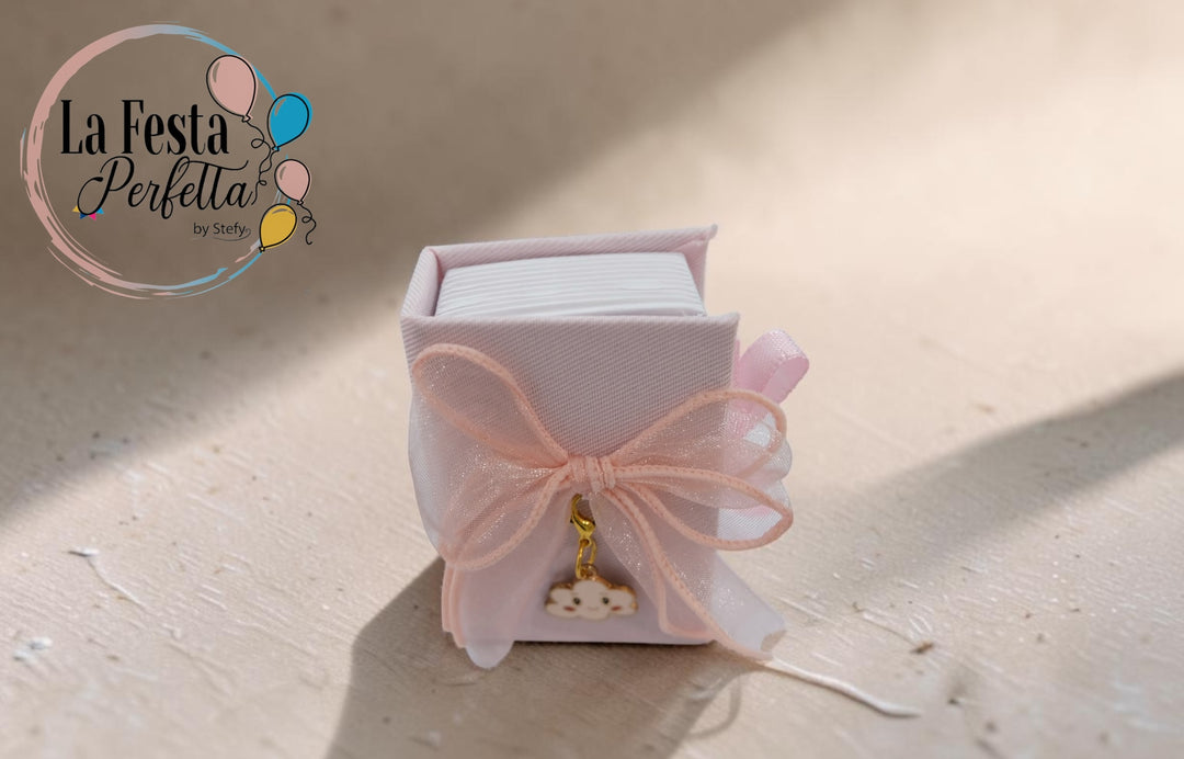 Scatola porta confetti con ciondolo